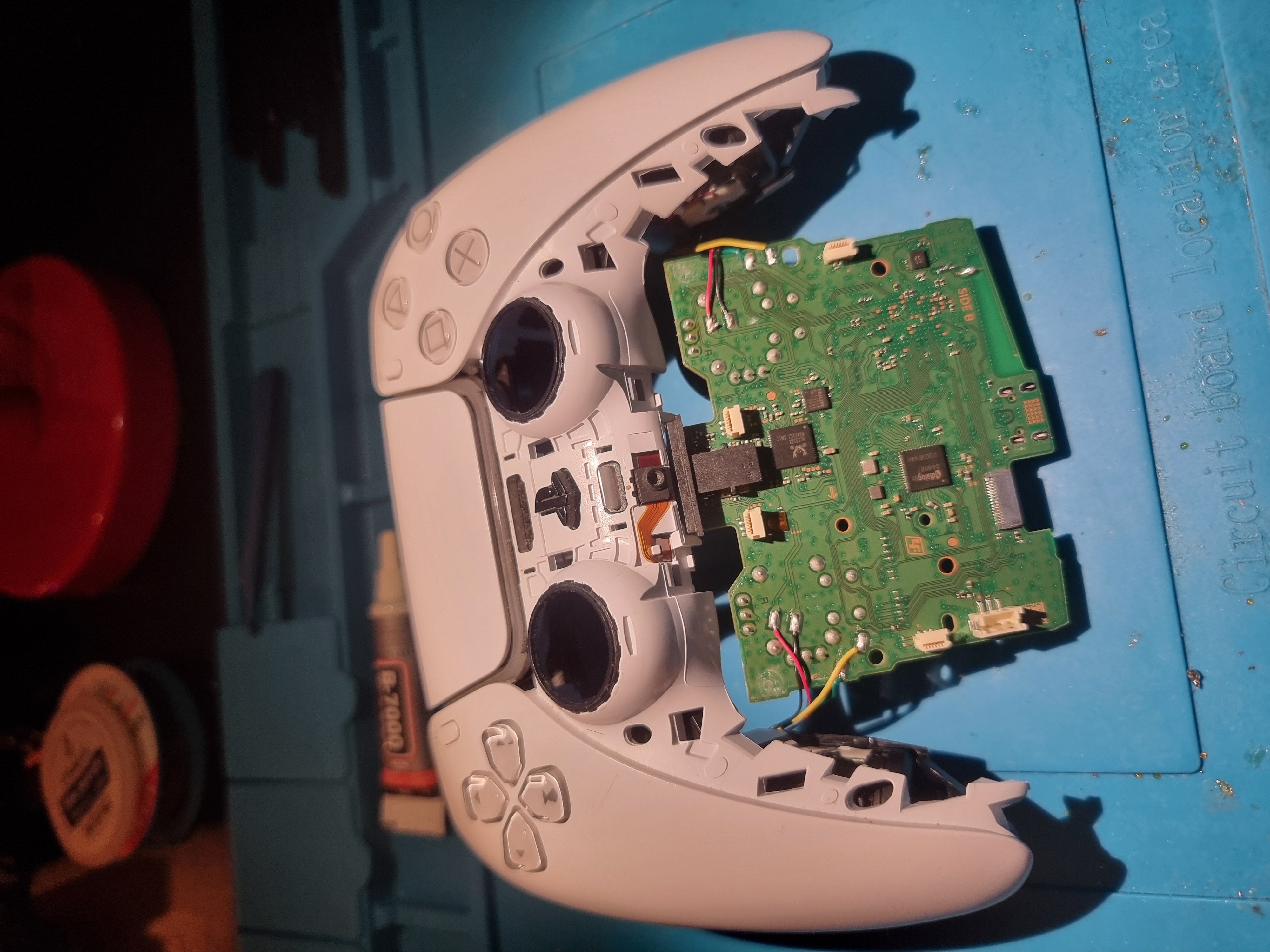 Geopende PS5 controller